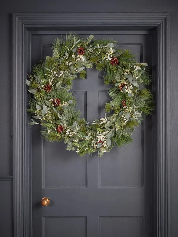 Mistletoe & Pine Pre-Lit Wreath