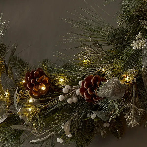 Mistletoe & Pine Pre-Lit Wreath